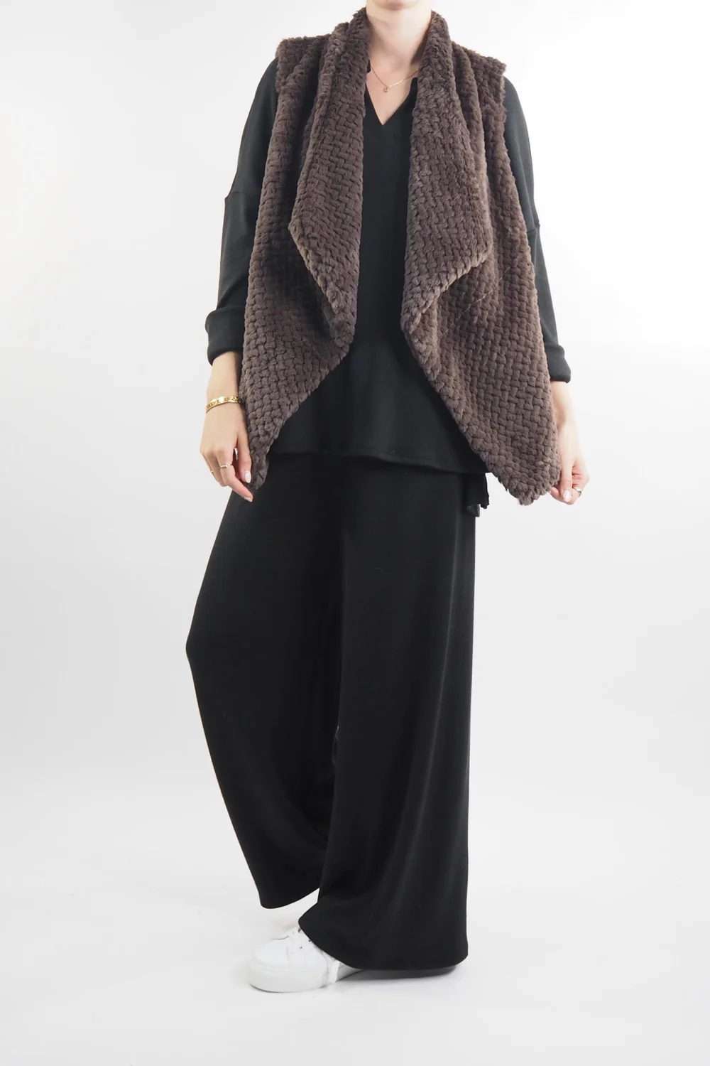 Laundry B Chalet Gilet Cocoa 2 Laundry B Chalet Gilet Cocoa - Image 2