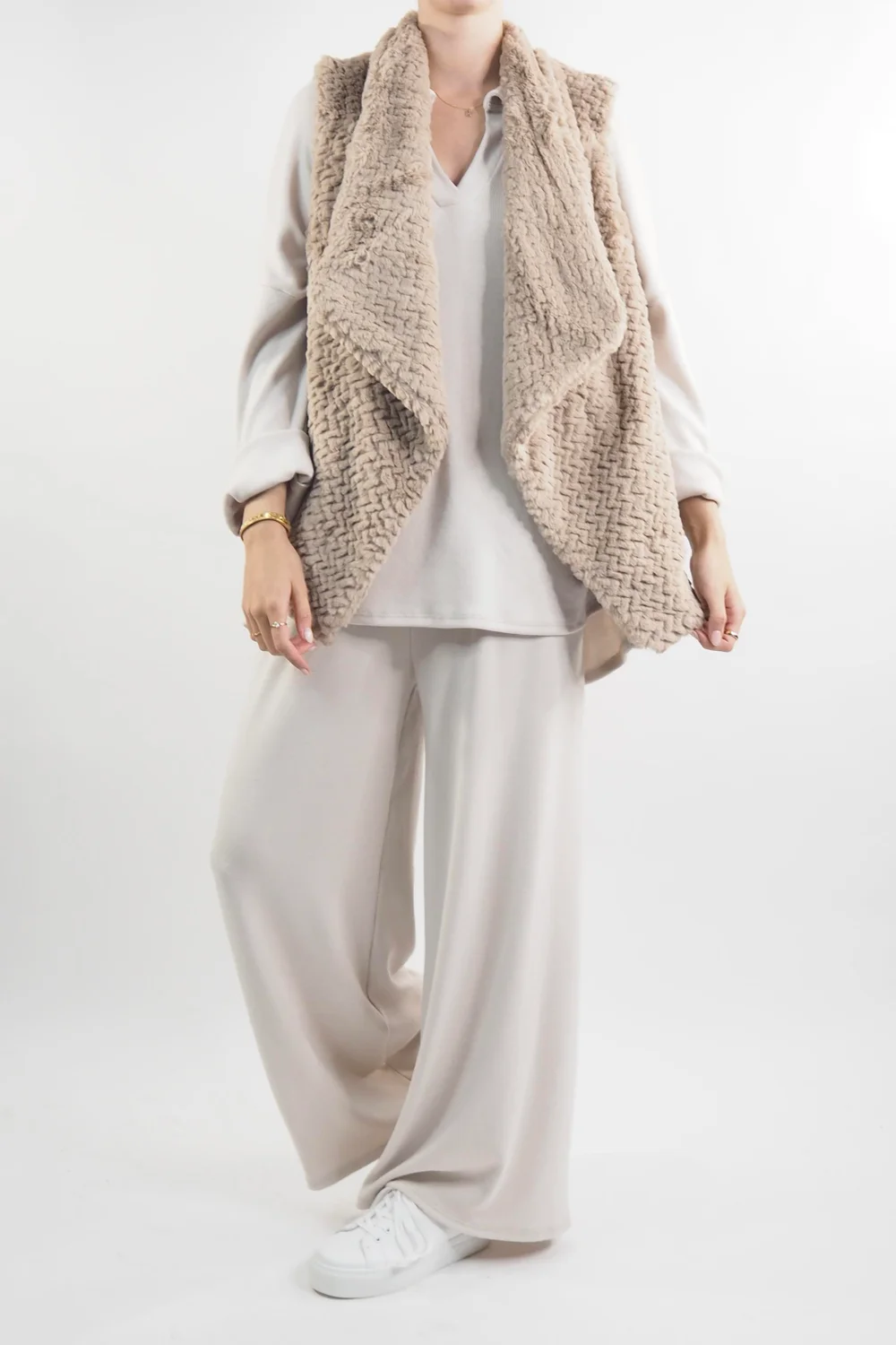 Laundry B Chalet Gilet Latte 2 Laundry B Chalet Gilet Latte - Image 2