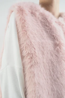 Laundry B Courchevel Faux Fur Gilet Blush -Kenn Shop laundry b courchevel faux fur gilet blush16.jpg