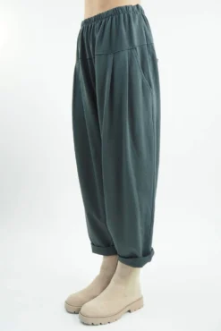 Made In Italy Apres Flat Front Pleat Jogger Shadow Grey 7 Made In Italy Apres Flat Front Pleat Jogger Shadow Grey -Kenn Shop made in italy apres flat front pleat jogger shadow04.jpg