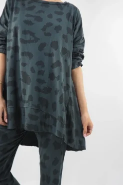 Made In Italy Lounging Leopard Set Graphite -Kenn Shop made in italy lounging leopard set graphite 2.jpg