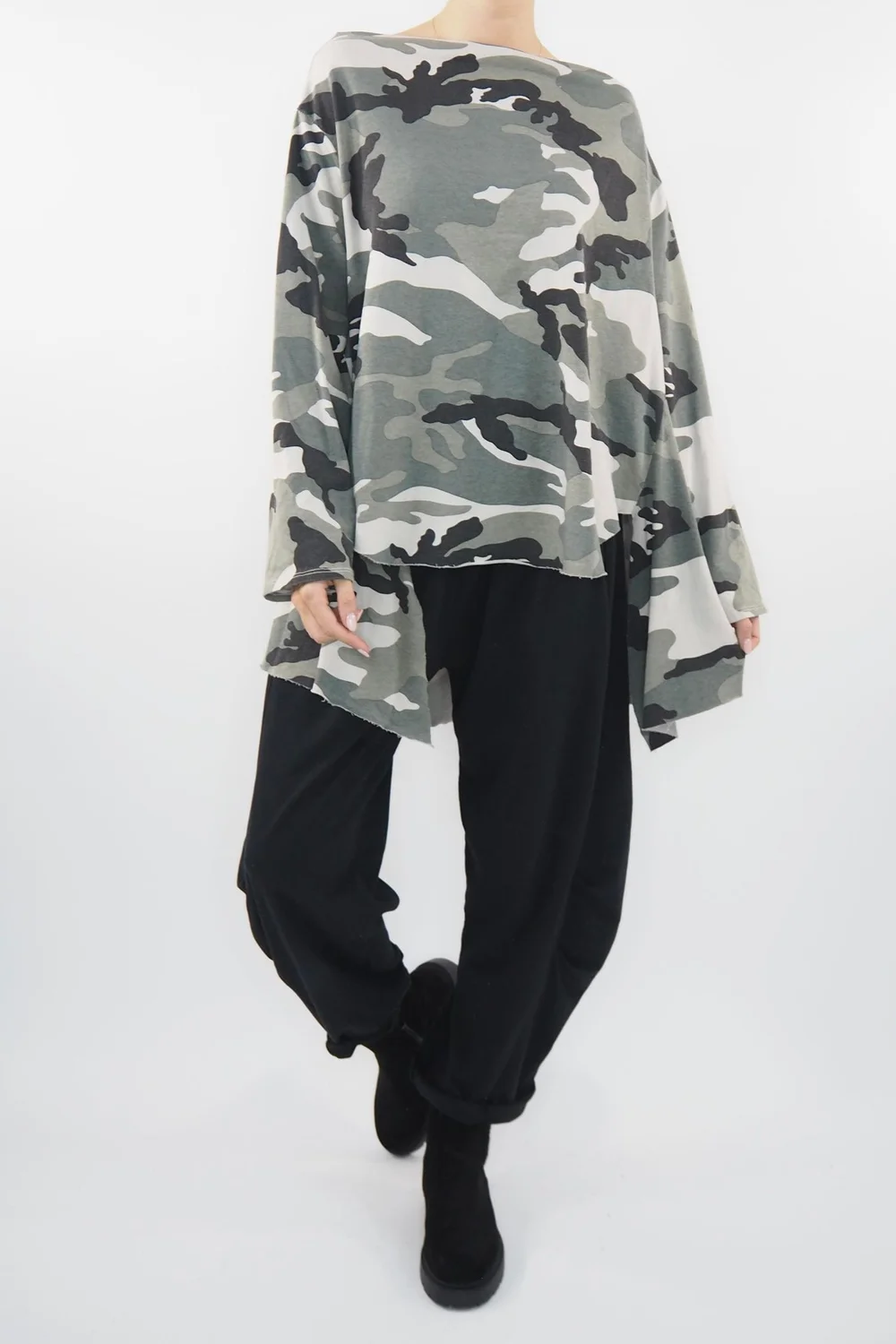 Made In Italy Seven Nations Shelby Sweatshirt Camo 1 Made In Italy Seven Nations Shelby Sweatshirt Camo