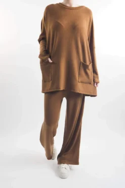 Made In Italy Chalet Pocketed Soft Knit Set Chestnut